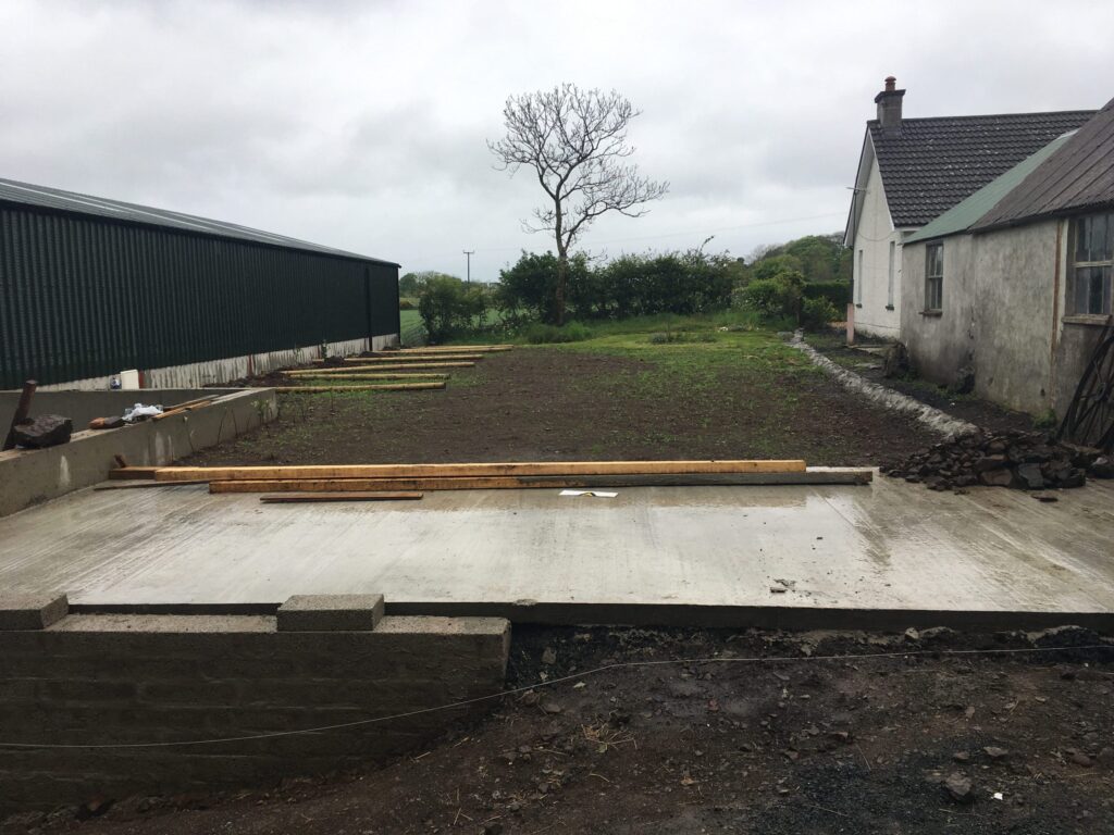 Retaining wall, Garden to Grass